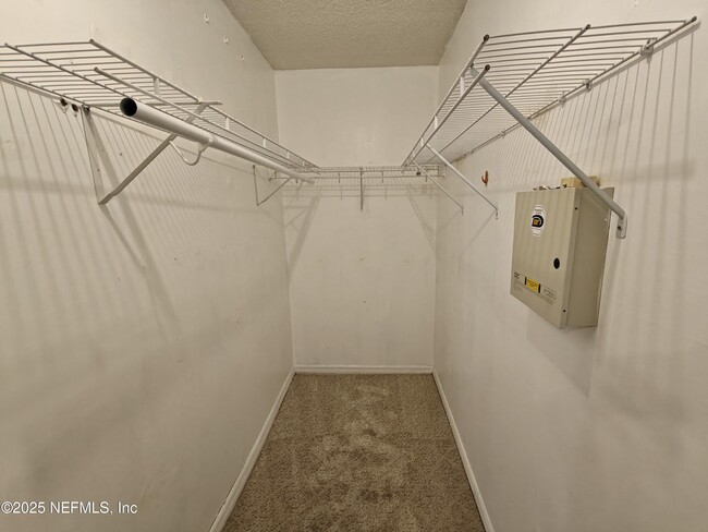 Building Photo - 8971 Rockpond Meadows Dr