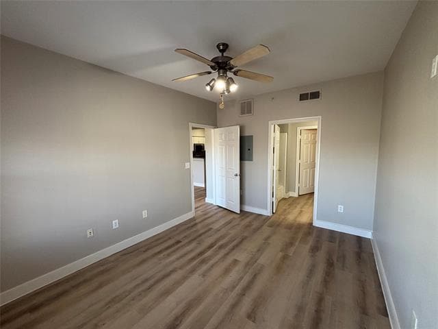 Building Photo - 3102 Kings Rd