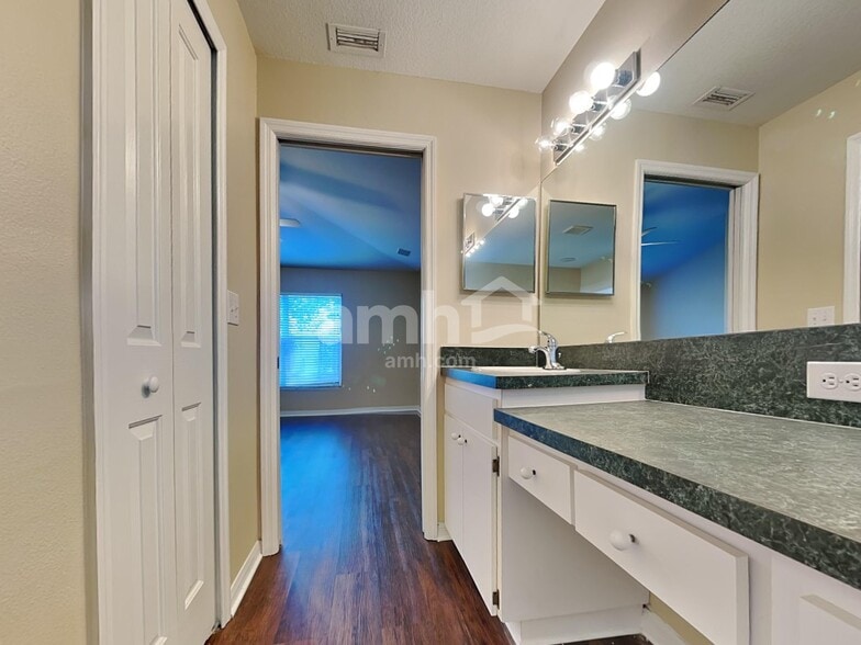 Building Photo - 5419 Watson Rd