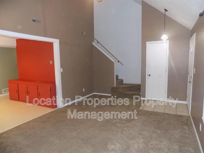 Building Photo - 331 Clayton Ct