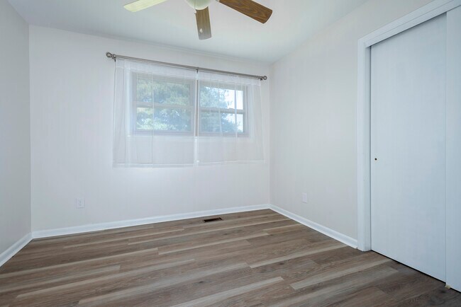 Building Photo - 5760 Saundersville Rd
