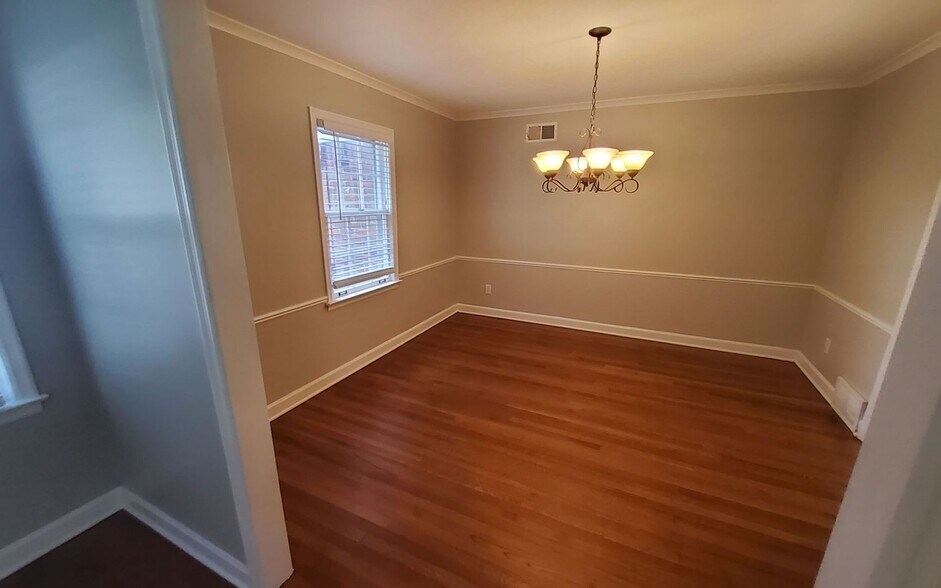 Building Photo - 1264 Yorkshire Dr