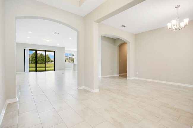 Building Photo - Spacious 4 Bed 3 Bath Home