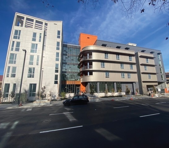 Building Photo - Luna Vista