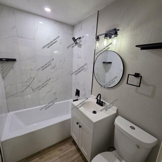 Building Photo - 7610 E 113th St