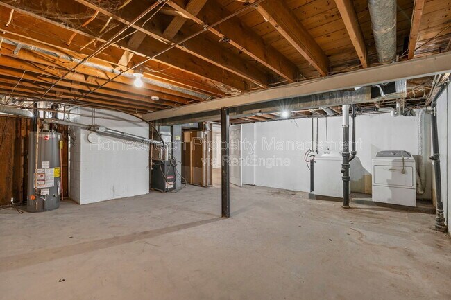 Building Photo - 1810 Mora Ln