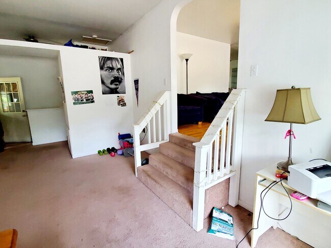 Building Photo - 910 Bungalow Ct