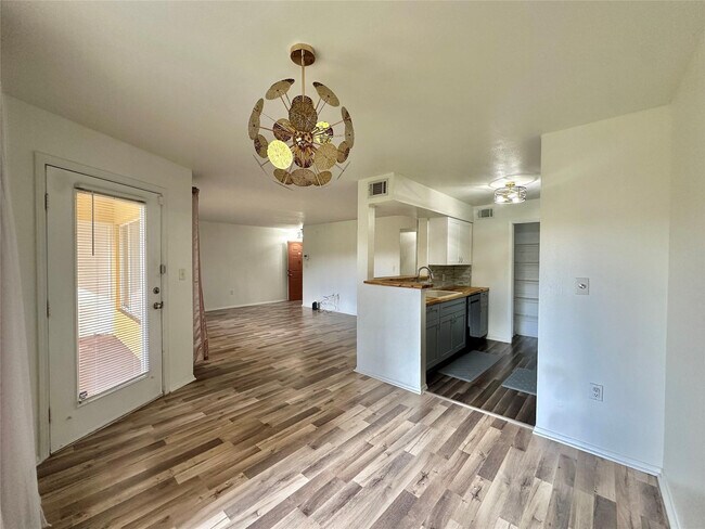 Building Photo - 2371 NW 33rd St