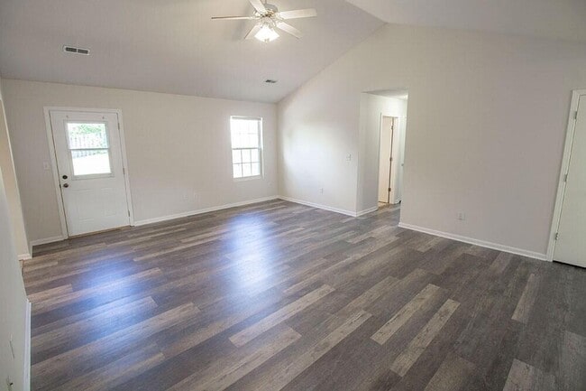 Building Photo - 1603 E Smiley Ln