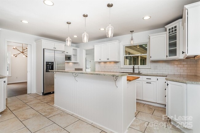 Building Photo - 6334 Fair Valley Dr
