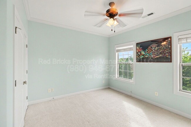 Building Photo - 10644 Euclid Ave NW