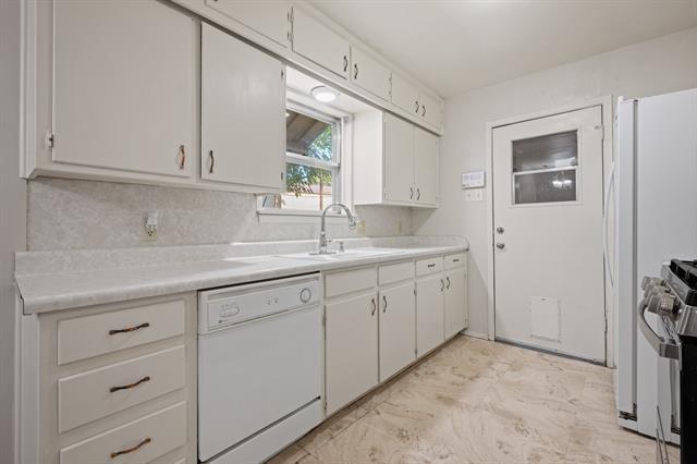 Building Photo - 808 Thompson Dr