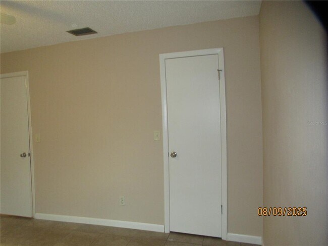 Building Photo - 2506 Mary Sue St