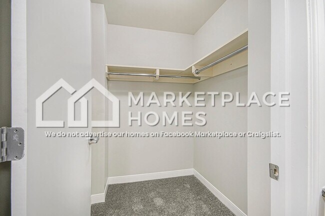 Building Photo - 525 W Lafayette Blvd