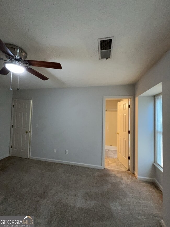 Building Photo - 3528 Jasmine Triangle