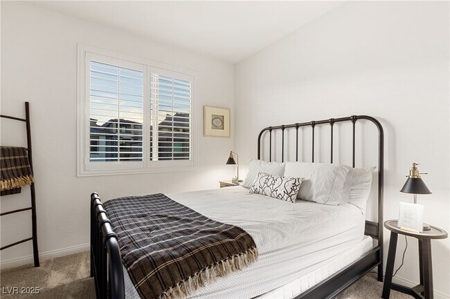 Building Photo - 1592 Pacific Baza St