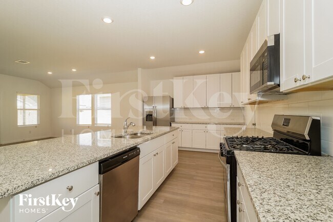 Building Photo - 10639 Erinita Way