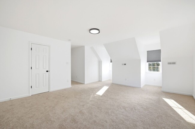 Building Photo - 1600 Old Brook Rd