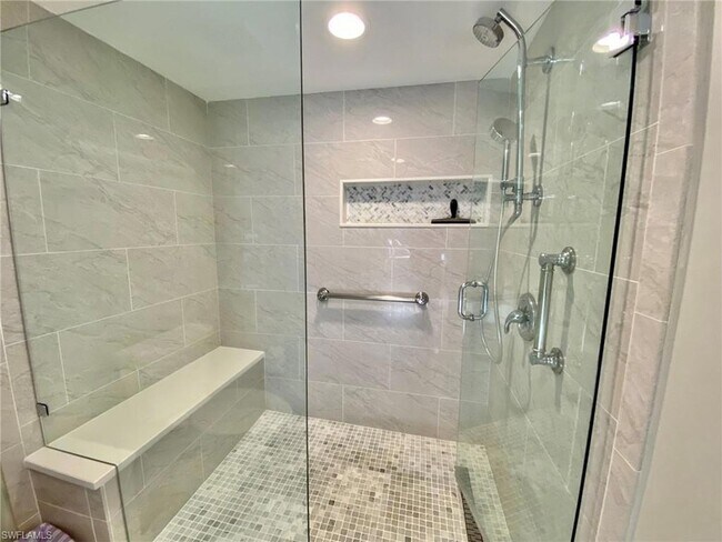 Building Photo - 290 Naples Cove Dr