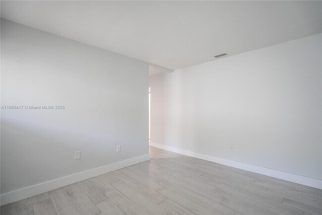Building Photo - 465 NE 59th St