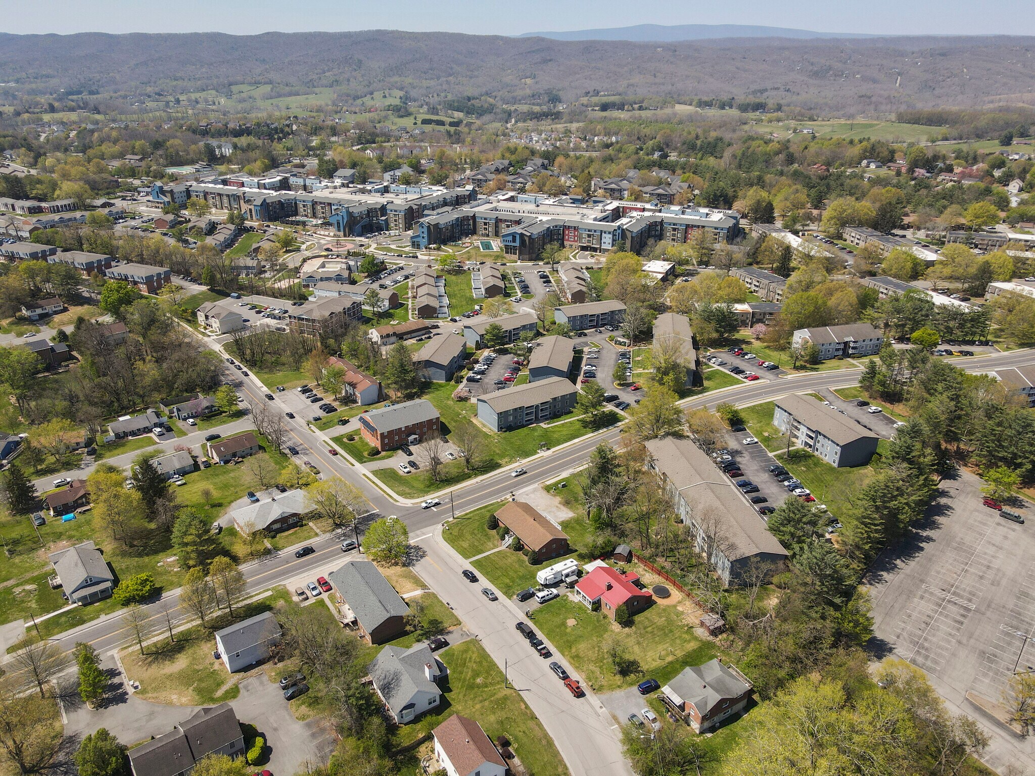 Building Photo - 206 Broce Dr