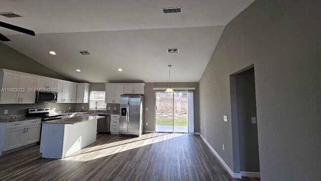 Building Photo - 4868 SW 131st Pl