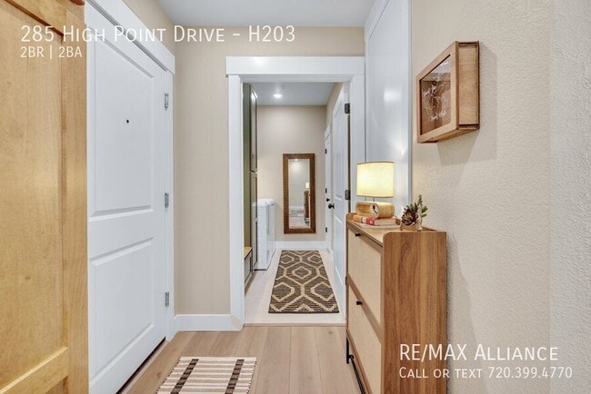 Building Photo - 285 High Point Dr