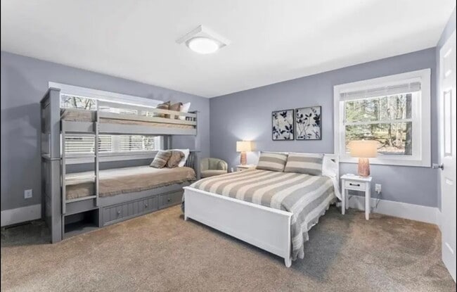 Building Photo - 315 Goldfinch Pl