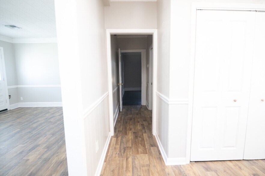 Building Photo - 311 S Morgan Ave