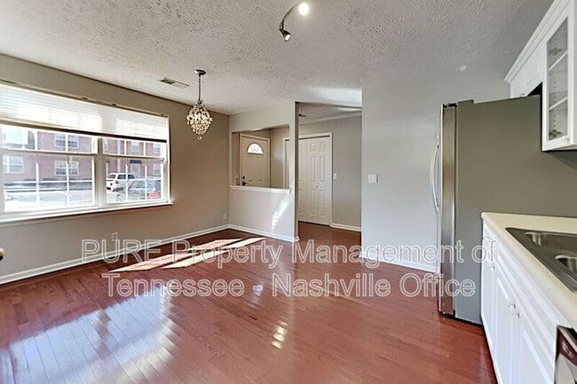 Building Photo - 2120 Lebanon Pike