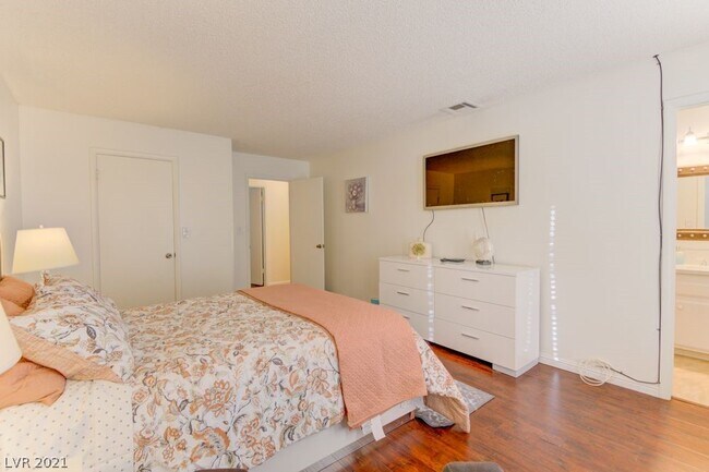 Building Photo - 6261 W La Palma Pkwy