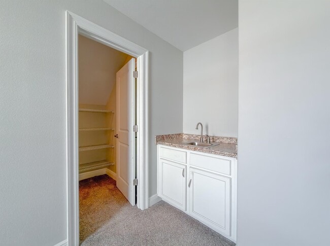 Building Photo - 2508 Goldenrod Wy