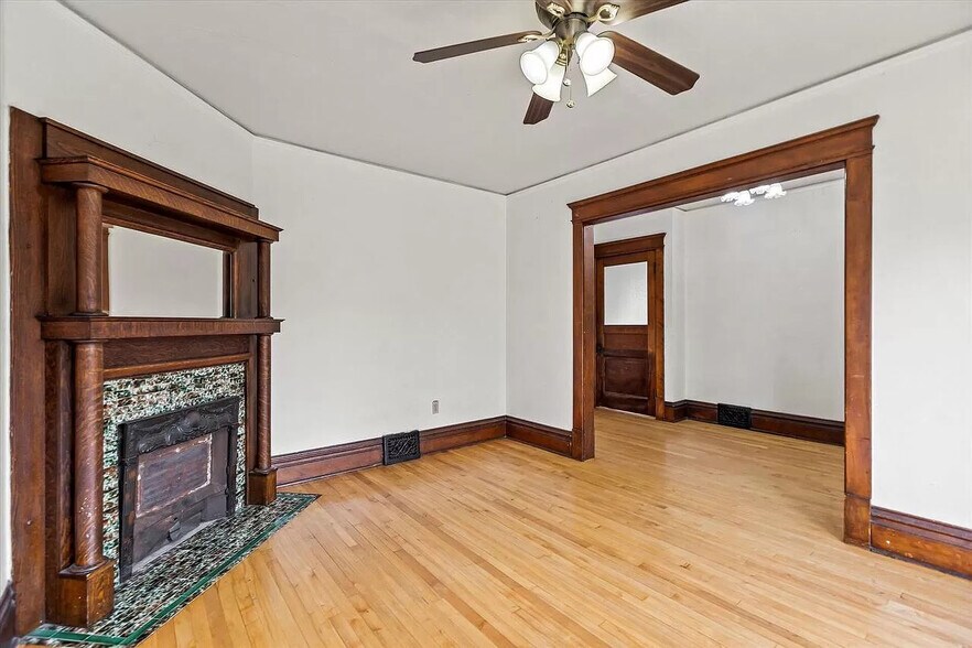 Building Photo - 2858 N Murray Ave