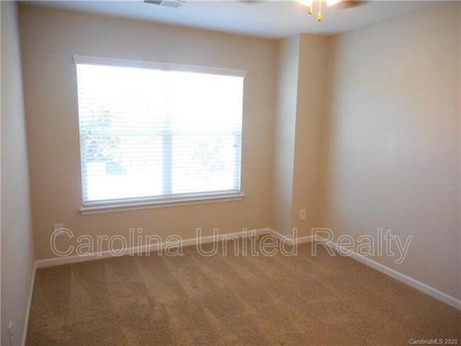 Building Photo - 13247 Savannah Point Dr