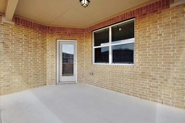 Building Photo - 1016 Winnsboro Lp