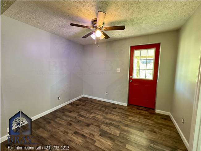 Building Photo - Renovated 3BR / 1BA house in central Kingsport