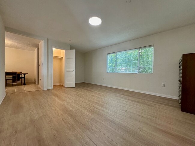 Building Photo - 7755 Mango Ave