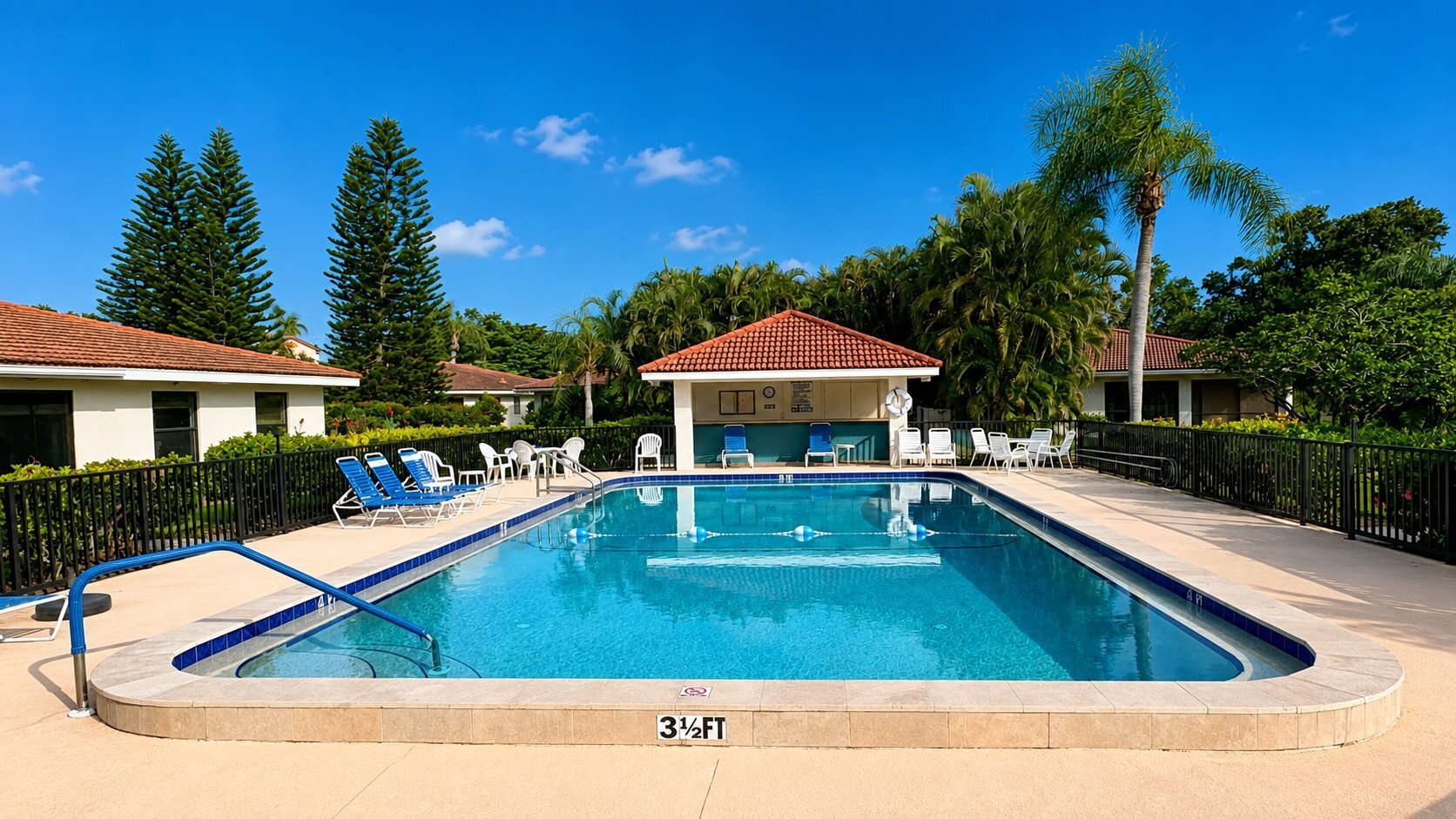 Building Photo - 5001 Vivienda Way