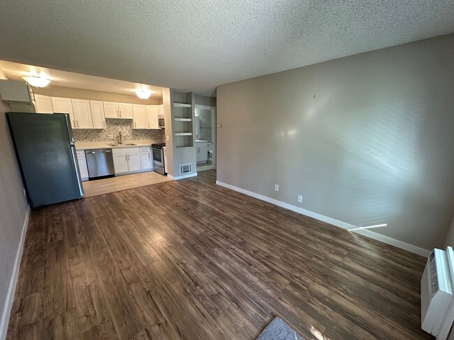 Building Photo - Newly Renovated 1 Bed / 1 Bath Condo for R...