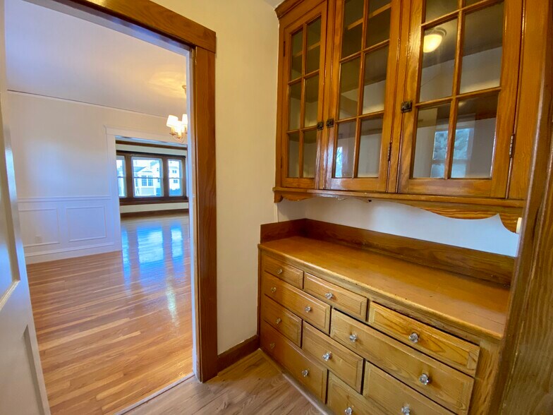 Building Photo - 9 Jonathan St