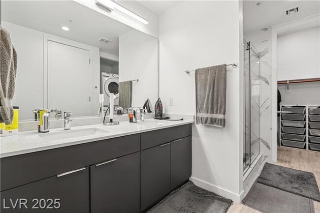 Building Photo - Downtown Las Vegas Luxury Condo with Moder...