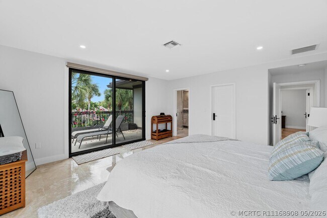 Building Photo - 2785 Polo Island Dr