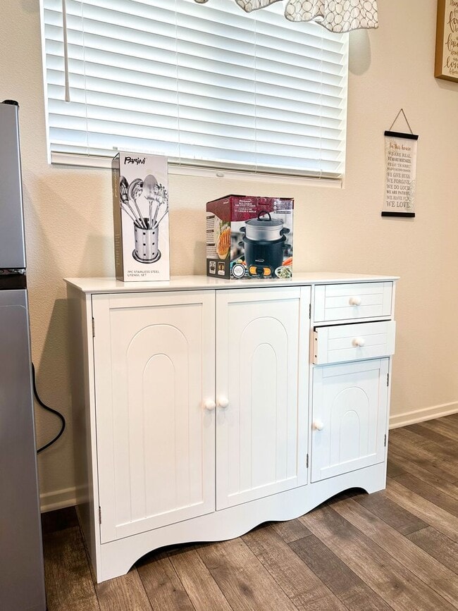 Building Photo - COMING SOON! * RARE OPPORTUNITY * SENIOR (55+) ROOM FOR RENT IN PRISTINE GATED COMMUNITY IN MENIFEE!