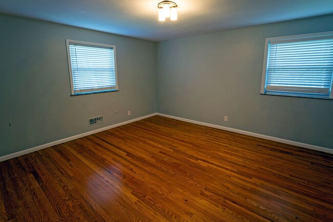 Building Photo - Beautiful, one of a kind property on four ...
