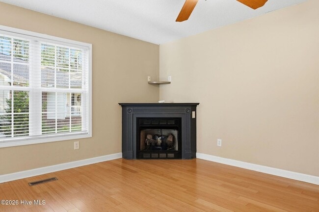 Building Photo - 14 Juniper Ln