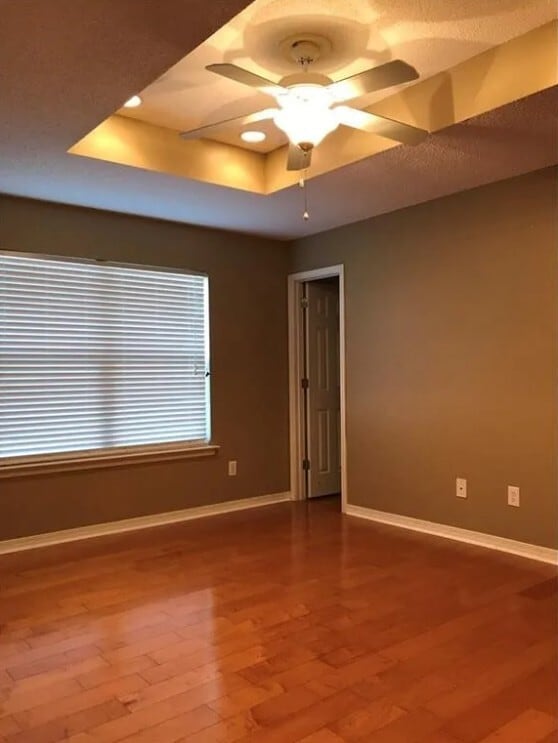 Building Photo - 11900 Liberty Cir N