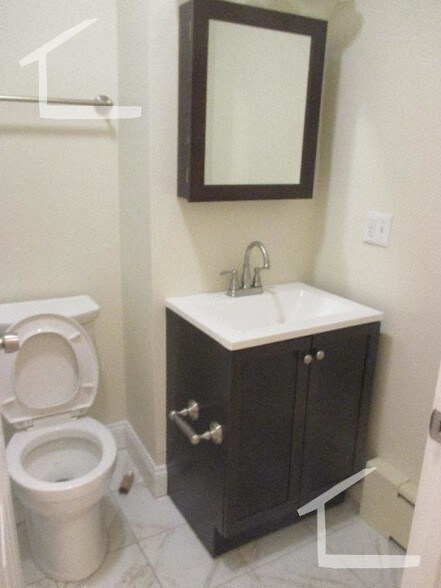 Building Photo - 84 Fenway