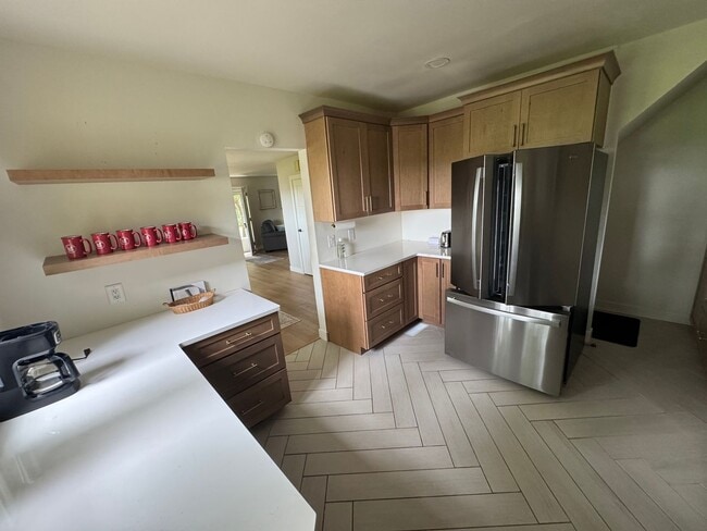 Building Photo - 4 Bedroom Updated Acreage