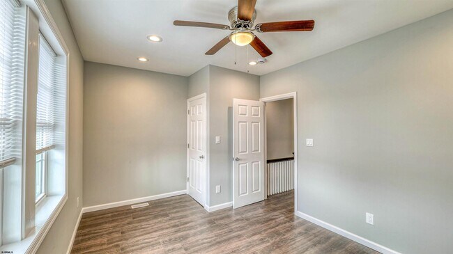 Building Photo - 103 N Harvard Ave