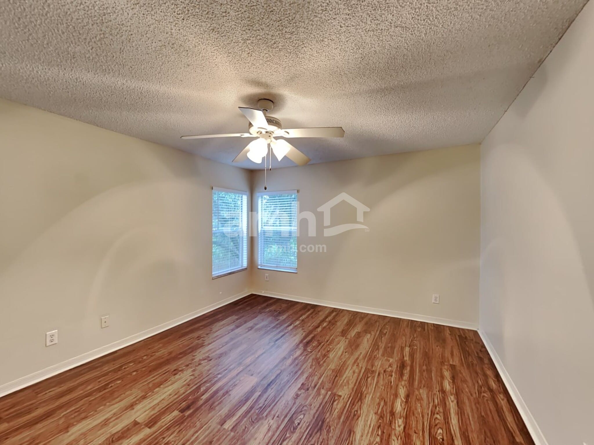 Building Photo - 4417 King Edward Dr